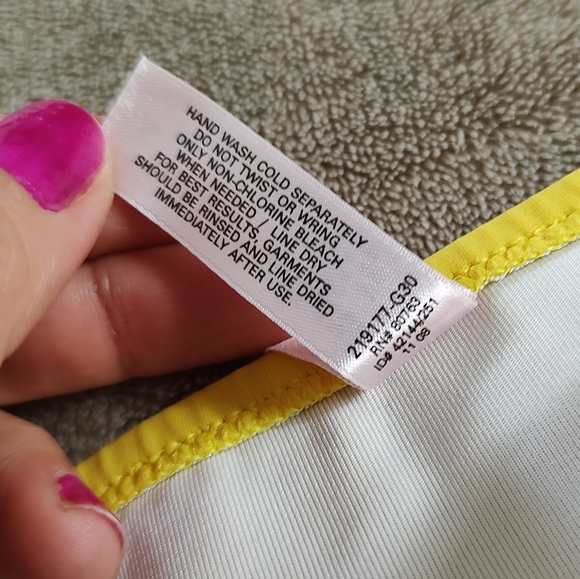 VICTORIA'S Secret Yellow Bikini Bottom Medium - Picture 6 of 10